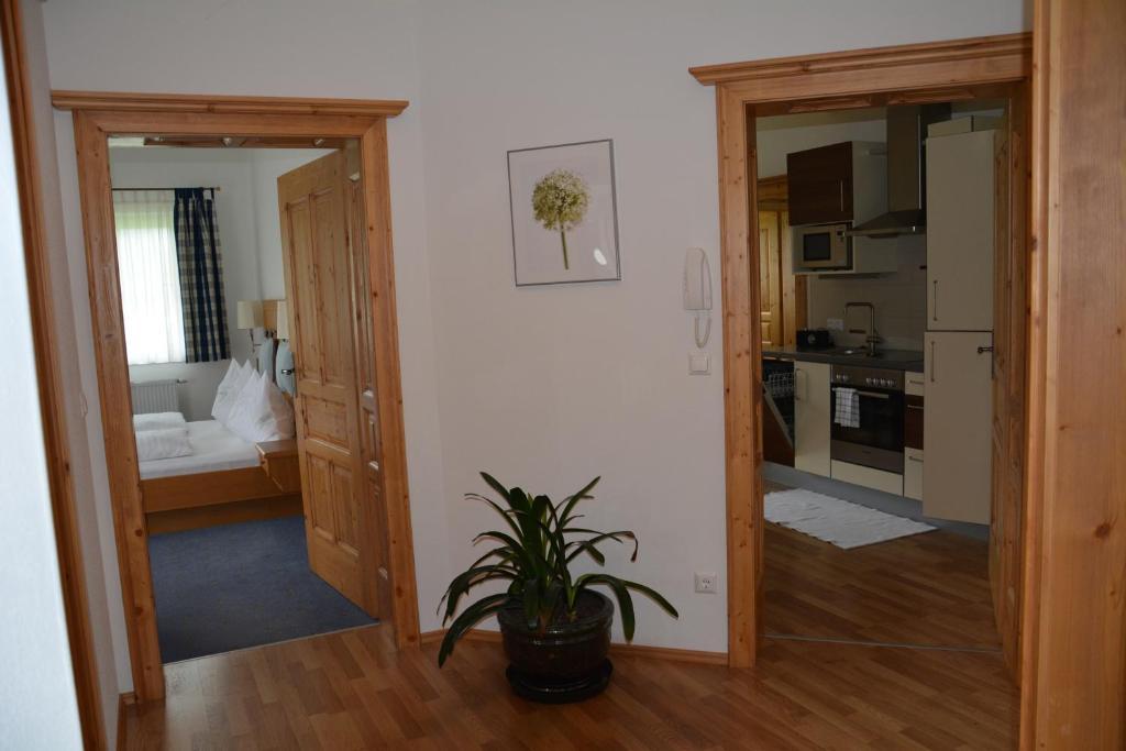 Apart-Pension Wesenauerhof Fuschl am See Room photo